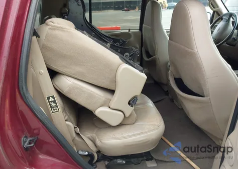 2000 Ford Expedition Eddie Bauer z USA, uszkodzony, nr VIN 1FMRU17L1YLA69674